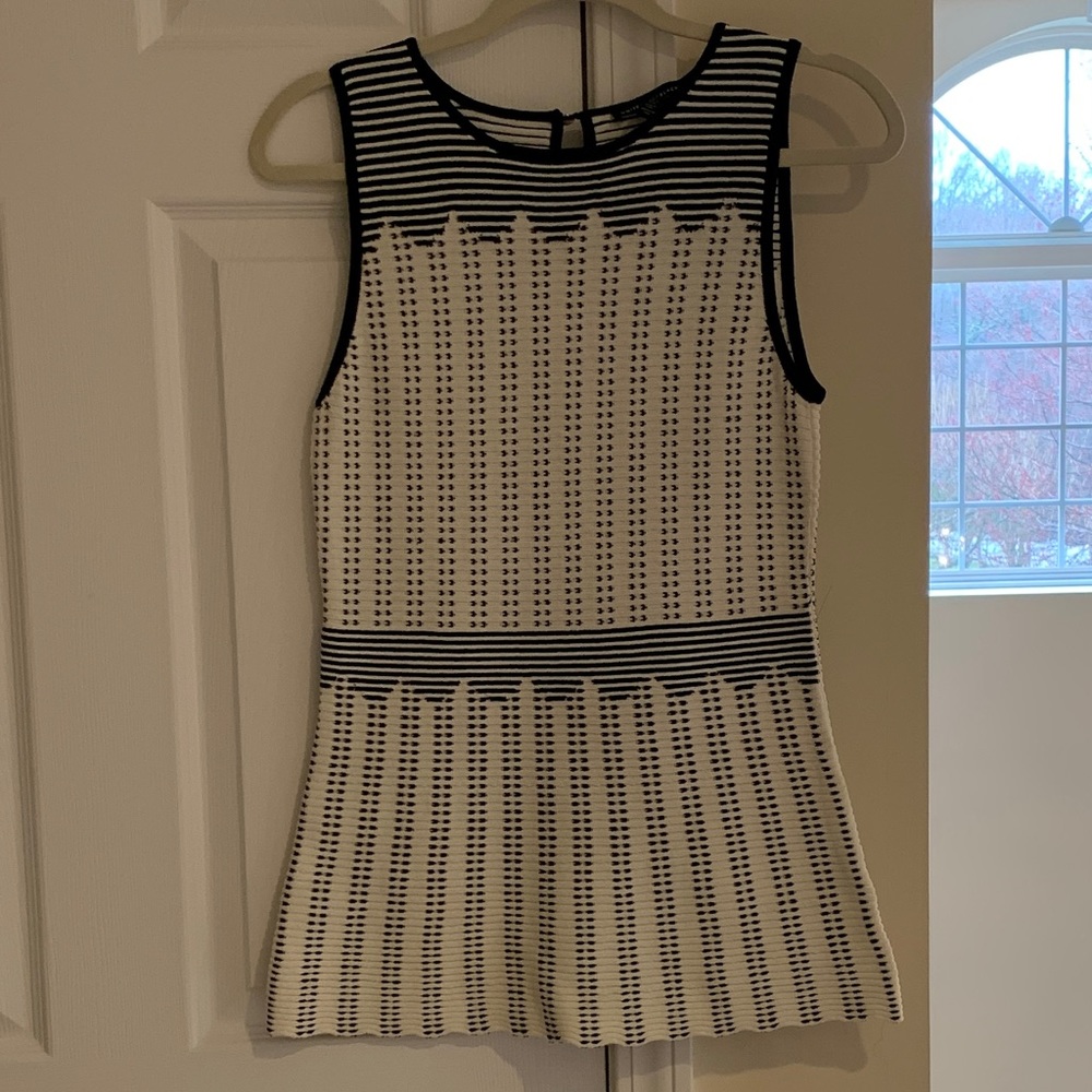 White House Black market black and white top, sweater, size small NWT